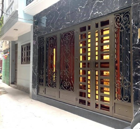 Bán gấp nhà siêu đẹp Kim Mã Thượng, 40m2, ngõ nông, tặng lại nội thất xịn