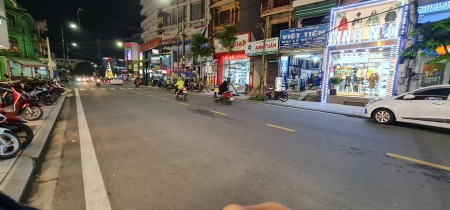 Đất Mặt Tiền Kinh Doanh Triệu Đô. Mặt Tiền Bến Nghé Đang Cho Thuê 25 Triệu/Tháng. Cách Vincom 50m