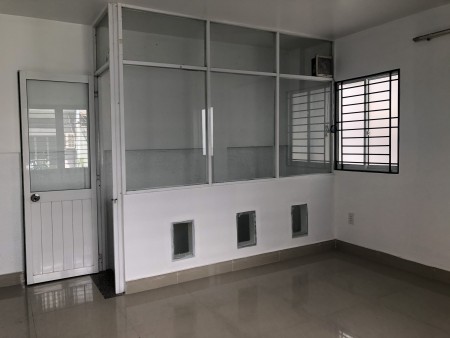 Bán gấp nhà mặt tiền hẻm Út Tịch, Tân Bình thông ra Hoàng Văn Thụ