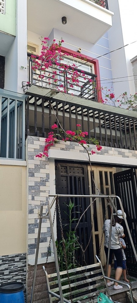 cho thuê nhà giáp ranh tân phú có nội thất giá 10tr/ tháng