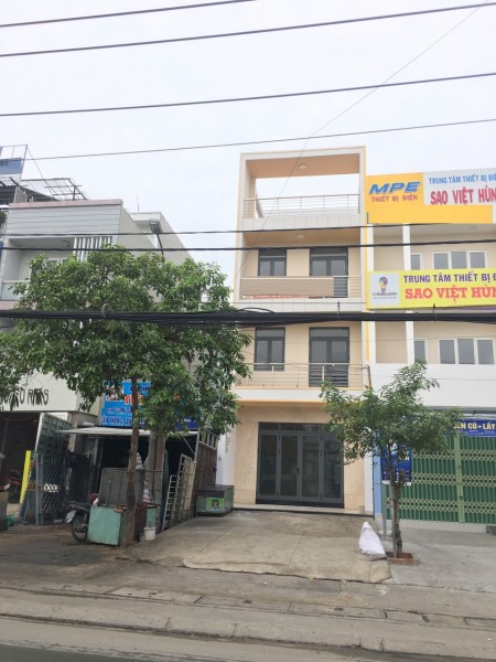 Nguyễn Chí Thanh _ mặt tiền trống suốt 4 x 17 - buôn bán sầm uất