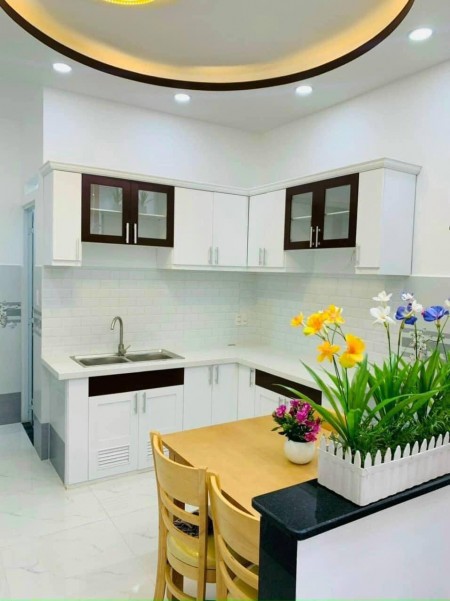 Bán nhà Phường 4 Gò Vấp giá chỉ 2,75 tỷ. HXH, 2PN, DT(3.7x11)