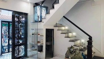 Nhà Trần Quốc Hoàn, Cầu Giấy, Ô tô tránh mặt tiền khủng, Kinh doanh đỉnh, 56mx4tầng, giá10.8 tỷ
