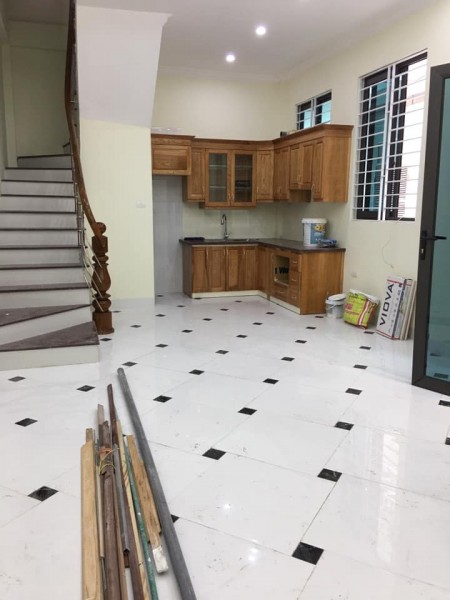 Bán nhà Thịnh Liệt, ô tô qua nhà, 35m2 x 4 tầng, giá 3.75 tỷ, có thương lượng