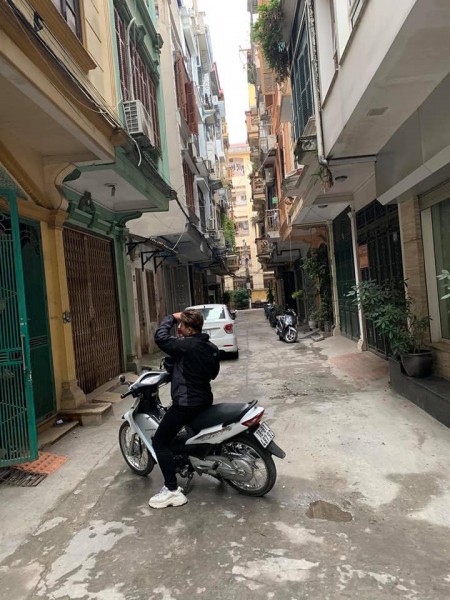 Bán nhà Ngõ 99 Nguyễn Chí Thanh. Phân lô Ô tô đỗ cửa. Diện tích 40m2, 4 tầng, giá chỉ 6.4 tỷ.