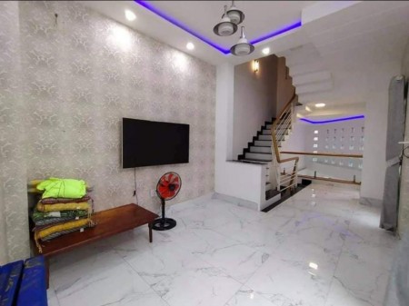 Bán Nhà Hẻm Hoà Hưng Quận 10, diện tích 47m2, 3 tầng & sân thượng, giá chỉ 4 tỷ 9.