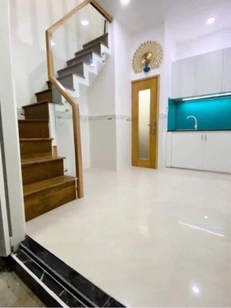 Chỉ 1tỷ85 có nhà 2 lầu Nguyễn Kiệm, Gò Vấp, sổ hồng riêng chính chủ