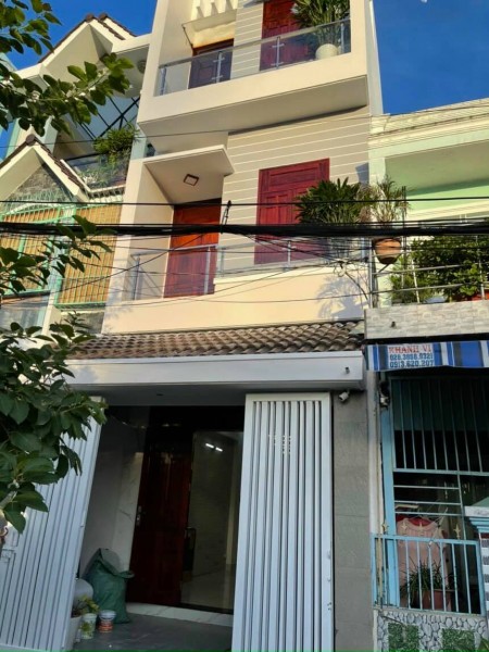 Bán Nhà 4 Tầng Sân Thượng DT 4m x 15m - Đường Phạm Hữu Lầu Quận 7