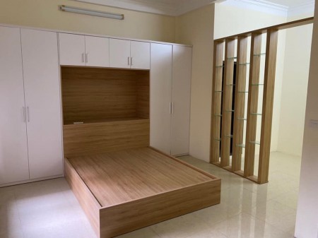 Bán nhà 189 Hoàng Hoa Thám, Ba Đình 48m2 x 5 tầng, mặt tiền 6.2m giá 3.8 tỷ, cách ô tô 10m