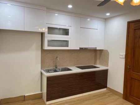 Bán nhà Mặt ngõ Hoàng Quốc Việt giá 1.95 tỷ, 30mx3 tầng, oto cách 10m
