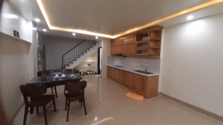 Bán nhà gần bến xe Mỹ Đình, Nam Từ Niêm 37m2 x Mt4.2mx 5 tầng giá 3.95 tỷ