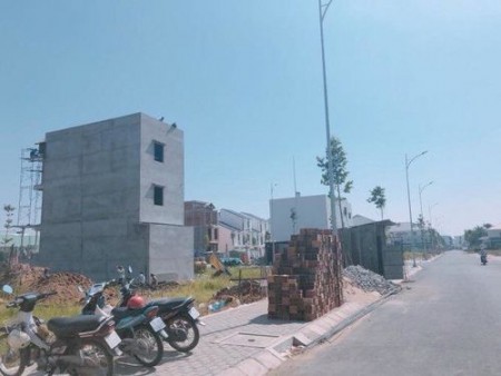 Kẹt tiền cần bán gấp lô đất gần chợ Tân Bửu. Nguyễn Hữu Trí vào 100m