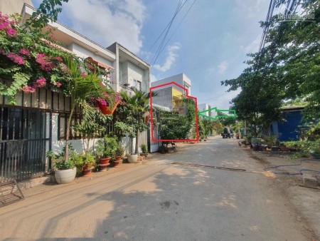 Cần sang lô đất MTĐ Lê Văn Việt, P. Tăng Nhơn Phú A, Q9, 90m2, SHR, XDTD, gần TTTM