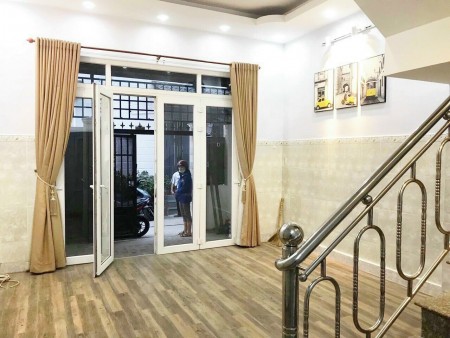 Nhà 4 tầng, xe hơi đỗ cửa. Cạnh Phố Nướng Tân Sơn Nhì. 4.9 tỷ