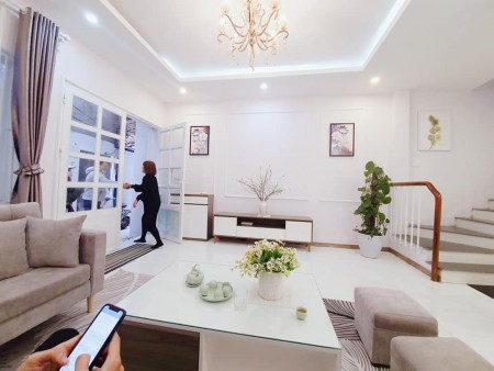 Bán nhà siêu đẹp Hồ Ba Mẫu 3 tầng. Mặt tiền 4.6m, DTSD 125m2, DTMB 50m2.chỉ có 3.55 tỷ, Sổ đỏ nở hậu