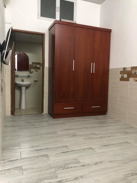 - Bán gấp nhà Sơn Kỳ, Tân Phú xe hơi đổ cửa, giá đầu tư. Diện tích 45m2.