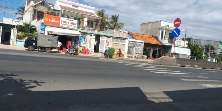 Đất thổ mặt tiền QL1A gần Phan Thiết 0963478790