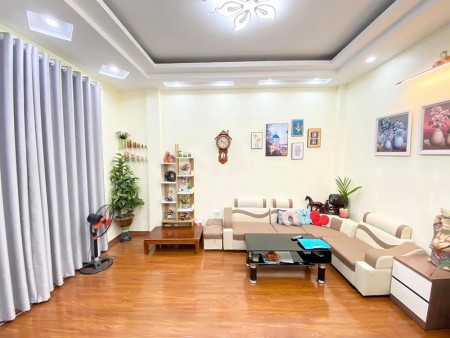 Bán nhà Đội Cấn, Phường Lễu Giai,45m2, mặt tiền 6.2m giá 3,8 tỷ, cách ô tô 10m, full đồ
