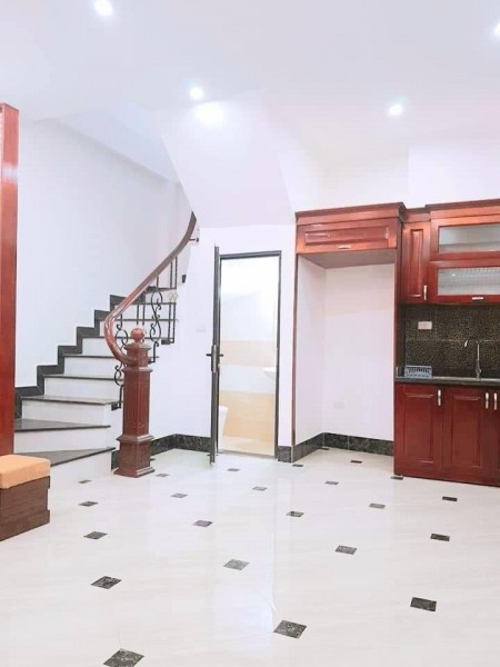 Bán gấp nhà ngõ 296 Minh Khai giá 1.9 tỷ, dt 24mx4T, đẹp ở luôn