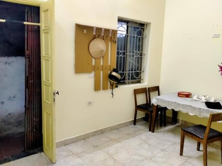 Tổ ấm đôi vợ chồng trẻ Tôn Đức Thắng, TT Đống Đa, 30 m2 x 3 tầng, MT 4.5 m, giá chỉ còn 2 tỷ.
