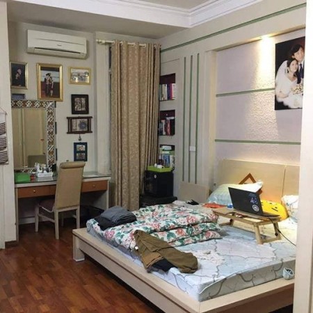 Bán gấp nhà Phố Nguyễn Ngọc Vũ, Cầu Giấy Ô tô vào nhà, MT4.6m Kinh doanh đỉnh, DT 70m2x5 tầng, giá 9.2 tỷ
