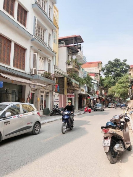 Bán gấp toà Văn Phòng phố Chùa Bộc 120m2 x 8 tầng, MT 6,8m. kinh doanh, ôtô, thang máy.