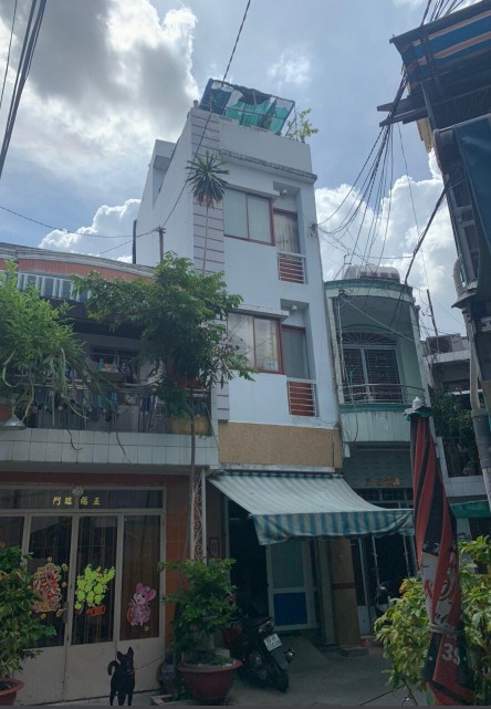 Bán gấp nhà hẻm nở hậu 4.85m đường Phú Thọ, F.1, Quận 11. DT 39.1m2.