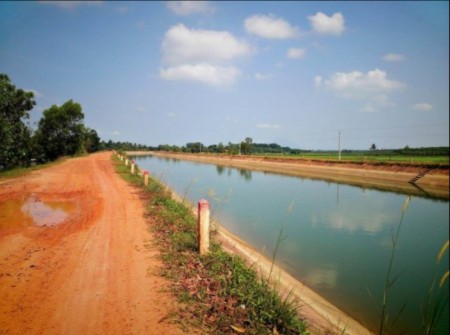 Đất thổ cư view kênh tây Tây Ninh, sổ hồng riêng chỉ 6xxtr ngang 10m