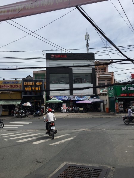 Cho Thuê Nhà Mặt Tiền Đường Nguyễn Hồng Đào, khu đông dân