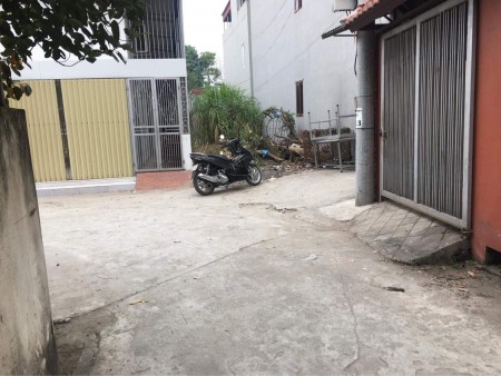 Bán đất Ngô Xuân Quảng Trâu Quỳ Gia Lâm, đường oto, DT 50.5m giá chỉ 49tr/m