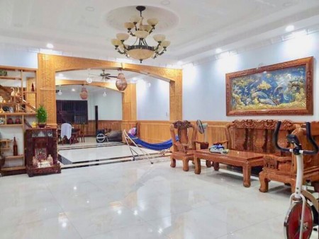 Xe hơi vào nhà 3 Tầng. Đầy đủ nội thất. Tô Hiến hành Quận 10 (4.5x10) Giá 6 tỷ