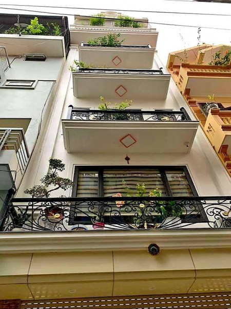 Bán nhà mp Nguyễn Lương Bằng 105m2x4T mặt tiền 5m giá 27.5 tỷ