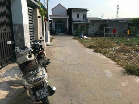 Nhà gần KCN Cao ds17 Linh Trung dt 74m2, KDC