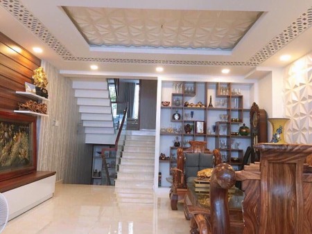 Bán nhà Quận 7, đường số, 5x16, 1 trệt 3 lầu. Sân thượng