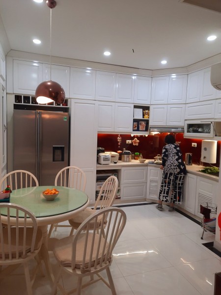 Cực phẩm Phố Thịnh Liệt 5 tầng, 43m ô tô đỗ cổng, kd chỉ 2 tỷ 850tr