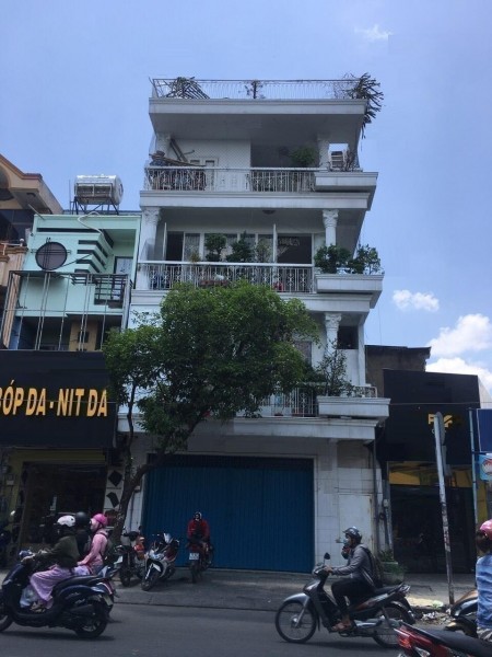 MT đường Hoàng Hoa Thám kinh doanh tấp nập ngang 5m