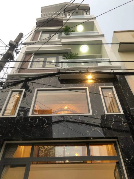 Bán nhà Tặng luôn công viên trước nhà. Nhà mới xây siêu đẹp 4x18 vuông vức Giá chỉ 10.5 tỷ