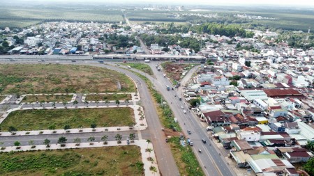 bán đất biệt thự sân vườn ngay ngã ba DẦU GIÂY đi vào-đối diện trung tâm hành chính huyện THỐNG NHẤT 1,8TR/M2
