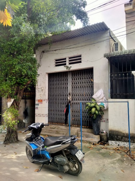 Chính chủ bán gấp dẫy trọ 5 phòng ngay trung tâm Bình Chuẩn,SHR,bao sang tên.LH 0394.428.926