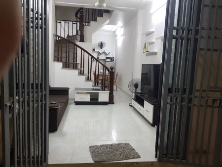 Bán Mặt phố Lê Duẩn, hiện kinh doanh tốt giá 2.48 tỷ,10mx3 tầng.