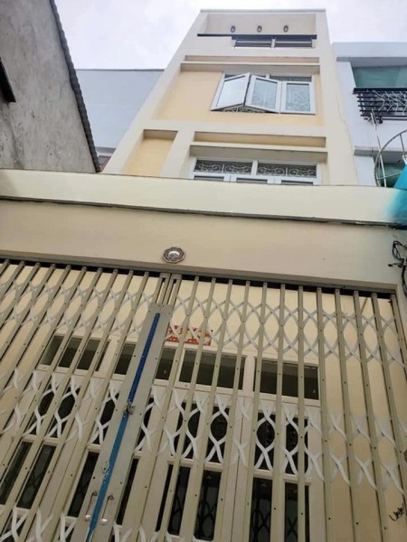 NHÀ QUẬN 4, ĐOÀN VĂN BƠ 26M2 GIÁ 3.35 TỶ Ở KHU VỰC VỊ TRÍ KINH DOANH.
