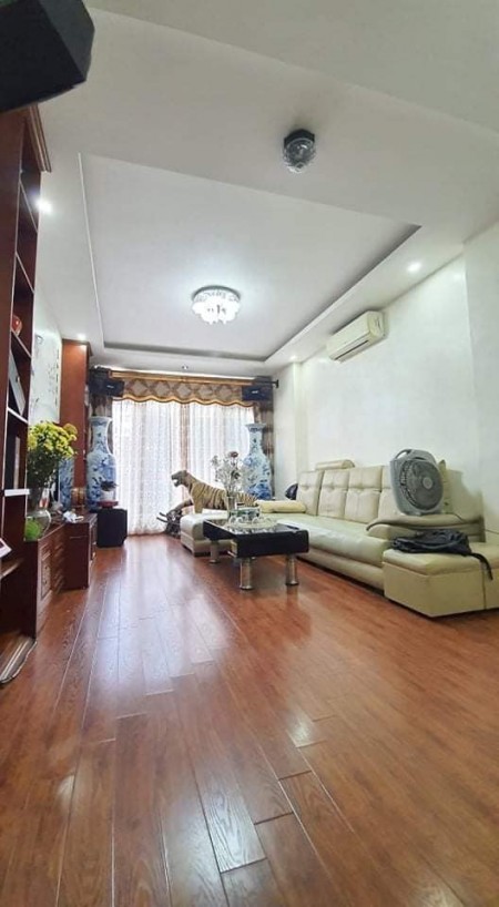 Bán nhà văn quán MỚI ĐẸP MẶT PHỐ diện tích 70m2 (5 tầng) giá 8 tỷ, kinh doanh sầm uất