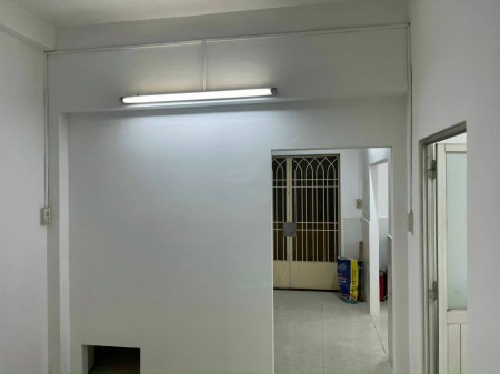 Hàng hiếm 64m2 chỉ 5.2 tỷ CMT8, P5, Tân Bình.