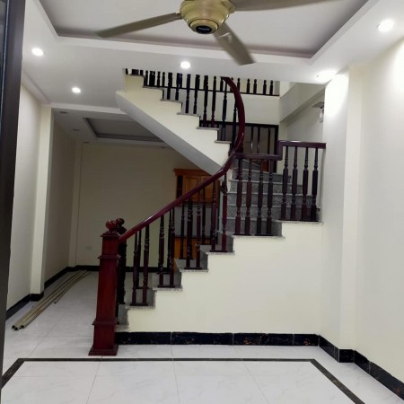 Bán Gấp Nhà Tân Triều Thanh Trì 40m2 4T Mt4m Giá 2.75 Tỷ Nhà Lô Góc Mới Đẹp Ôtô Gần Nhà