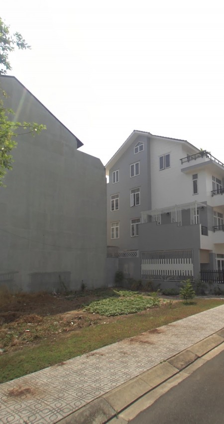 Chuyển nhượng ngay lô đất sau lưng Lotte Mart Quận 7, sổ riêng có sẵn,giá chỉ 2.5 tỷ 100m2