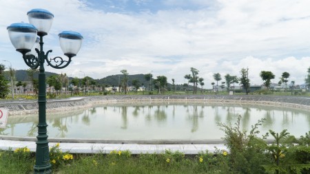 Tôi chính chủ bán cắt lỗ 1 lô đất thị Trấn Neo(Nham Biền), có sổ hạ tầng đẹp có hồ điều hòa 5000m2