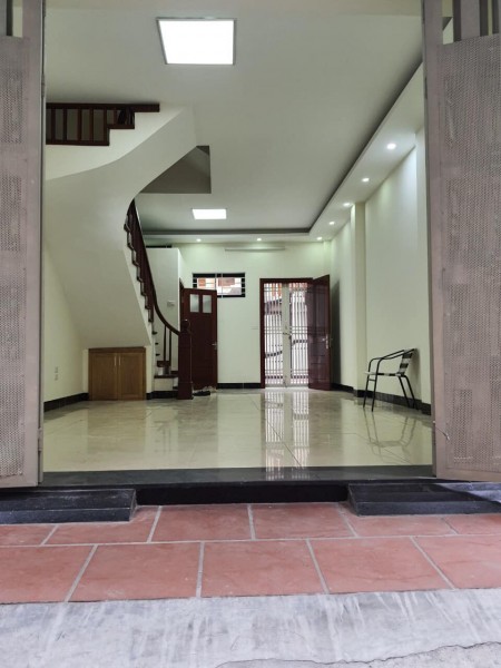 Bán nhà PL 2 mặt ngõ ô tô tránh phố Vũ Ngọc Phan 39m2 x 5 tầng mới đẹp giá 10,5 tỷ. LH 0912442669
