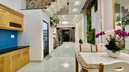 Chính chủ nhà Trường Chinh 100m2, 3 tầng, chỉ hơn 5 tỷ