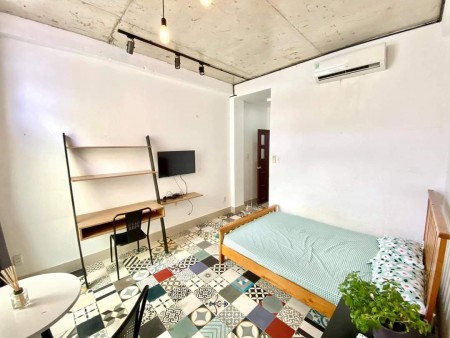 Bán nhà căn hộ dịch vụ 27 phòng doanh thu 180 triệu đường Hồ Văn Huê Quận Phú Nhuận