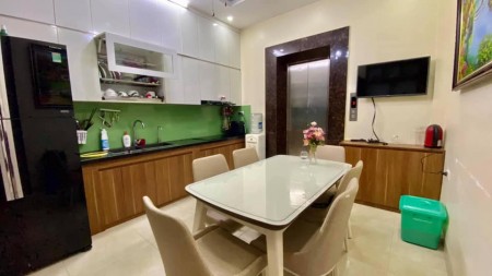 BÁN NHÀ CỔ NHUẾ, LÔ GÓC, 58 M2, C4, MT 4.5M, GẦN ĐH MỎ, HV TÀI CHÍNH.